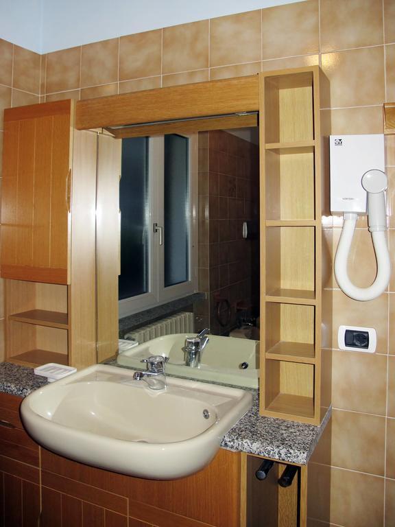 Residence Casa Rosa Gera Lario Kültér fotó